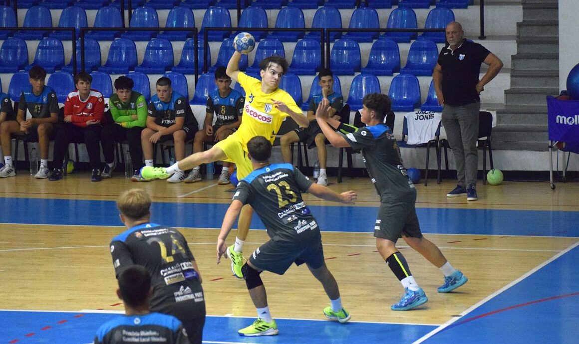 Debut de sezon cu 4 victorii şi o înfrângere pentru echipele de handbal juniori ale CSM Ploieşti!