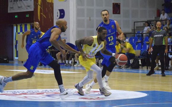 CSM BBA Petrolul Ploieşti, în creştere faţă de „cupă”, dar experienţa Coronei a făcut diferenţa: 57-67!