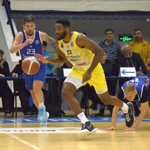 S-a spart gheaţa: CSM BBA Petrolul Ploieşti – CSM Galaţi 99-94!