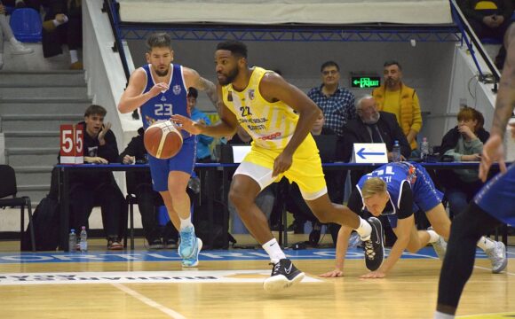 S-a spart gheaţa: CSM BBA Petrolul Ploieşti – CSM Galaţi 99-94!