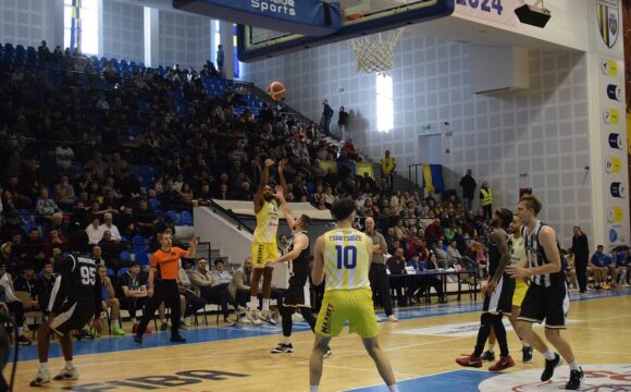 Campioana, greu de stăvilit: CSM BBA Petrolul Ploieşti – U-BT Cluj-Napoca 66-88!