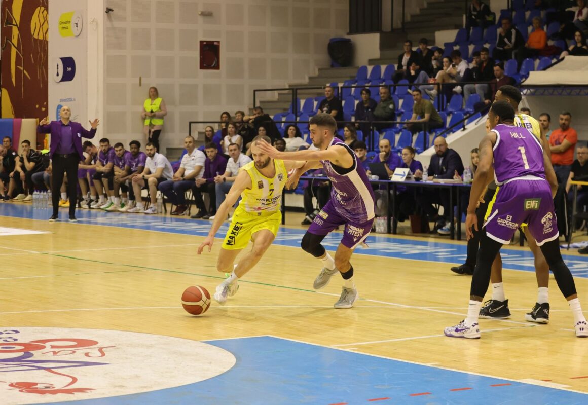 Mai buni, mai omogeni, mai precişi: CSM BBA Petrolul Ploieşti – FC Argeş Piteşti 67-86