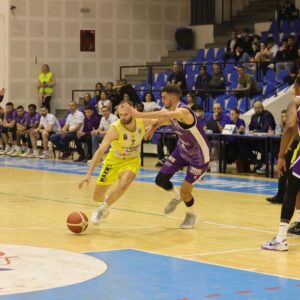 Mai buni, mai omogeni, mai precişi: CSM BBA Petrolul Ploieşti – FC Argeş Piteşti 67-86