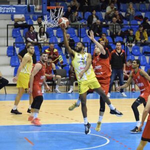 Finalul, eterna problemă: CSM BBA Petrolul Ploieşti – Dinamo Bucureşti 79-87!